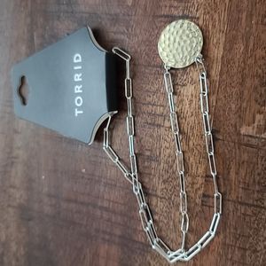 NWT Torrid link hammered disc necklace